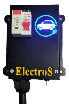 Зарядное устройство ElectroS с выключателем в положении включено.